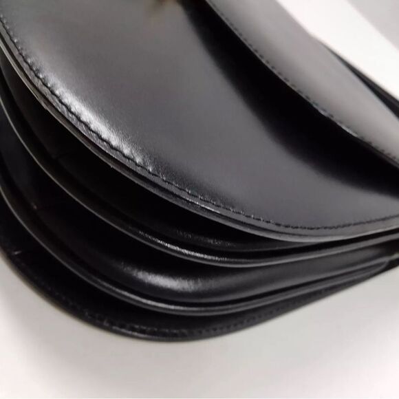 Auth Bally Vtg Polished Black Leather Small Saddle Shoulder Bag